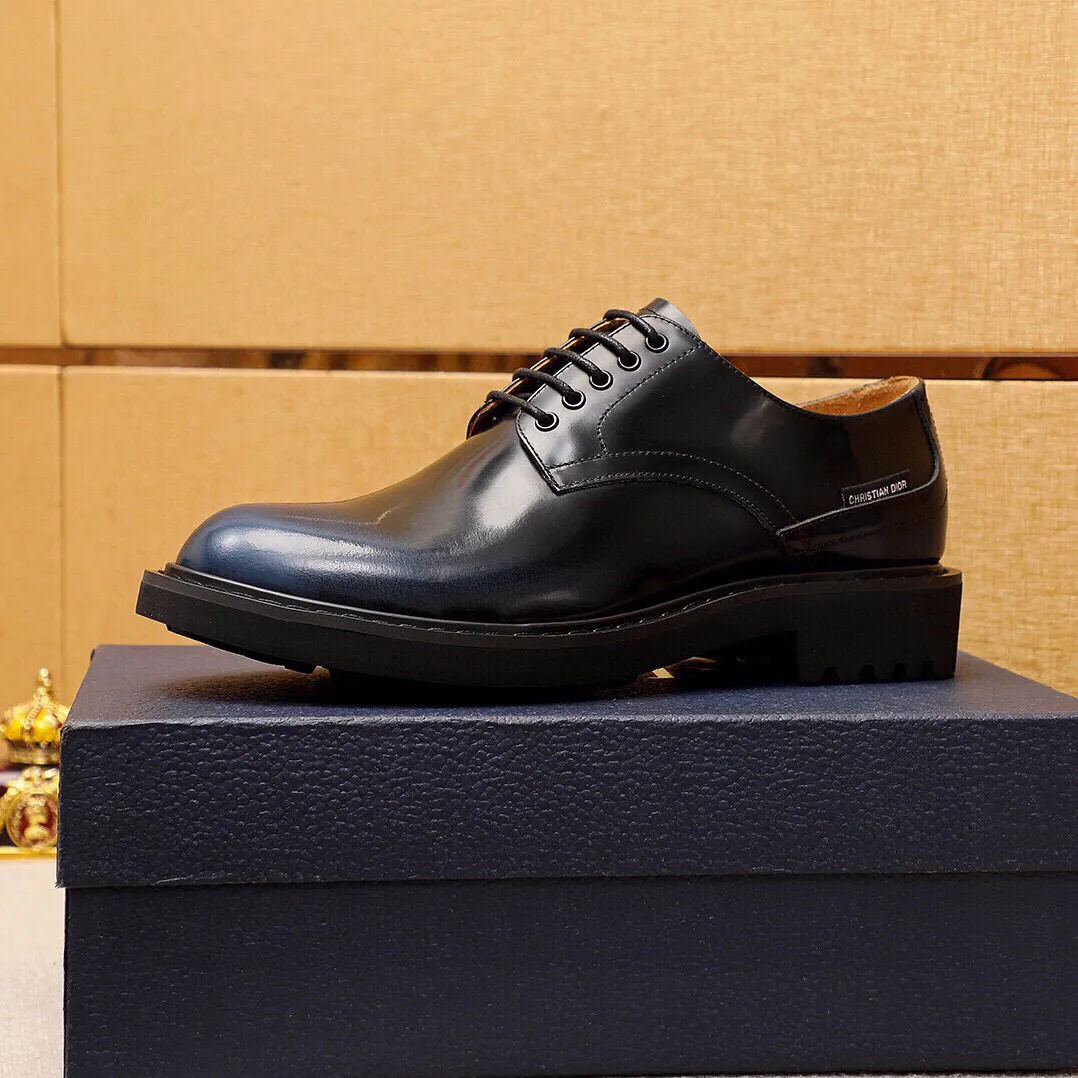 Men's shoes 💰580💐 Product trademark: Dior "Dior" business leather shoes Regular size: 39-44 (38.45🉑️customized) Product materials: Selected Italian imported first-layer open-edge beaded cowhide upper, imported water-dyed 🐂 cowhide lining. Strong three-dimensional visual effect, original outsole Color: 3 colors optional